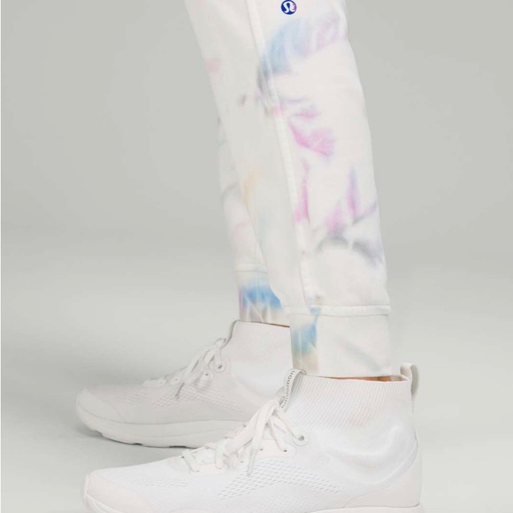 Lululemon limited edition scuba high rise jogger, like new, worn once, size 8 - Picture 5 of 13